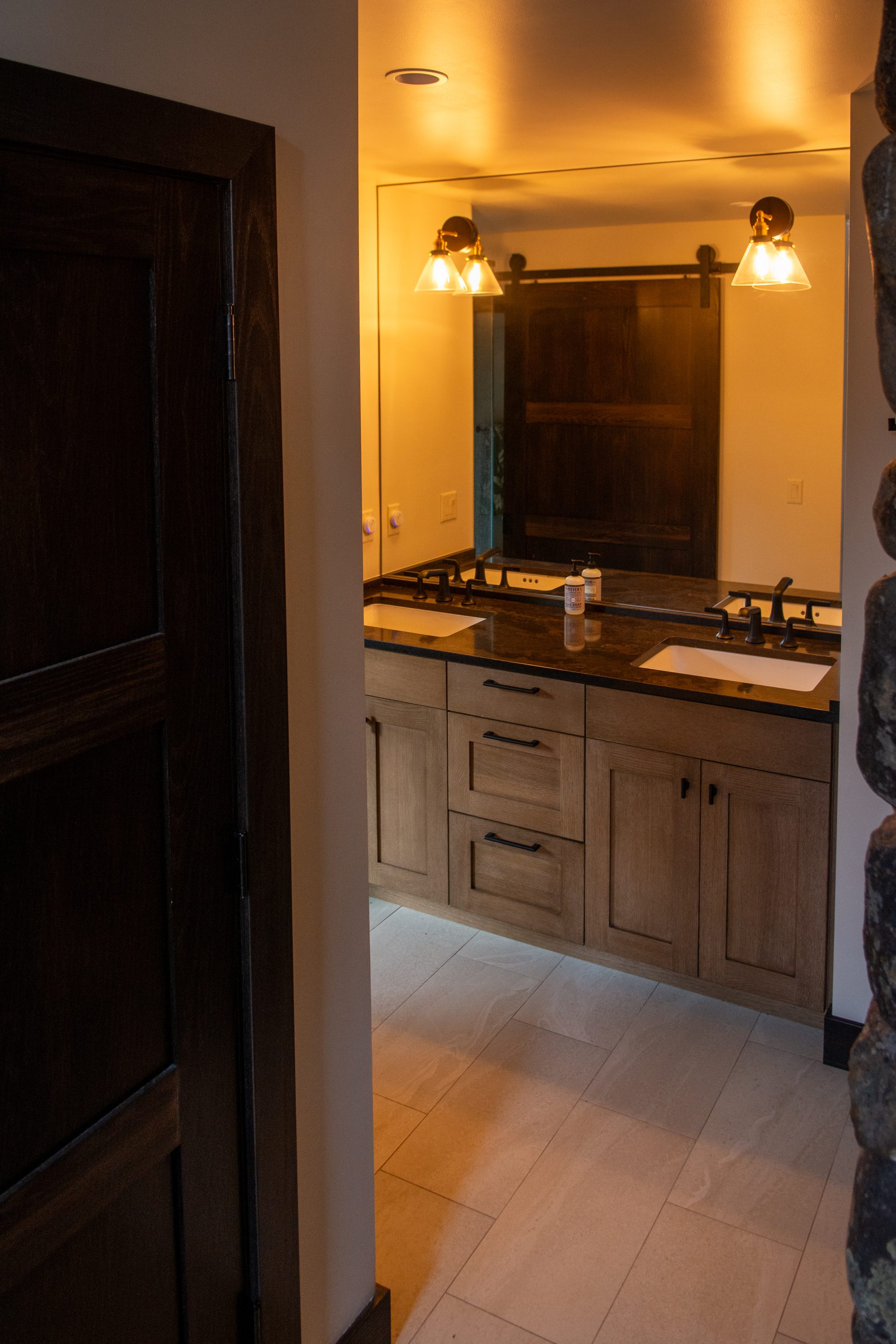 Bathroom vanity